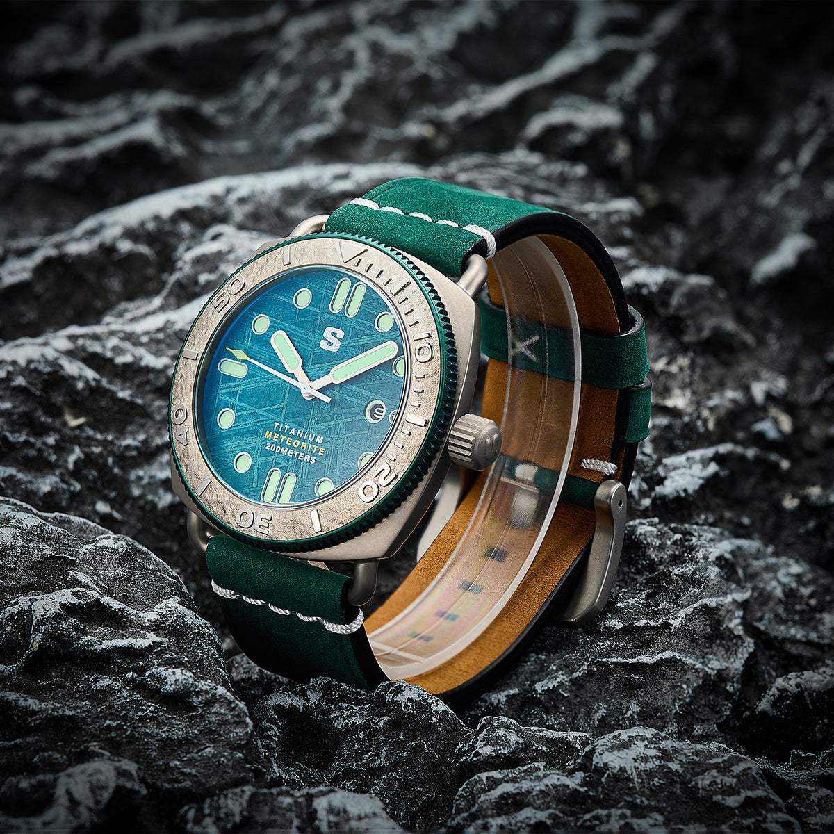 TITANIUM Defender. Green Meteorite Dial. Green Leather Strap. SG-24001-10