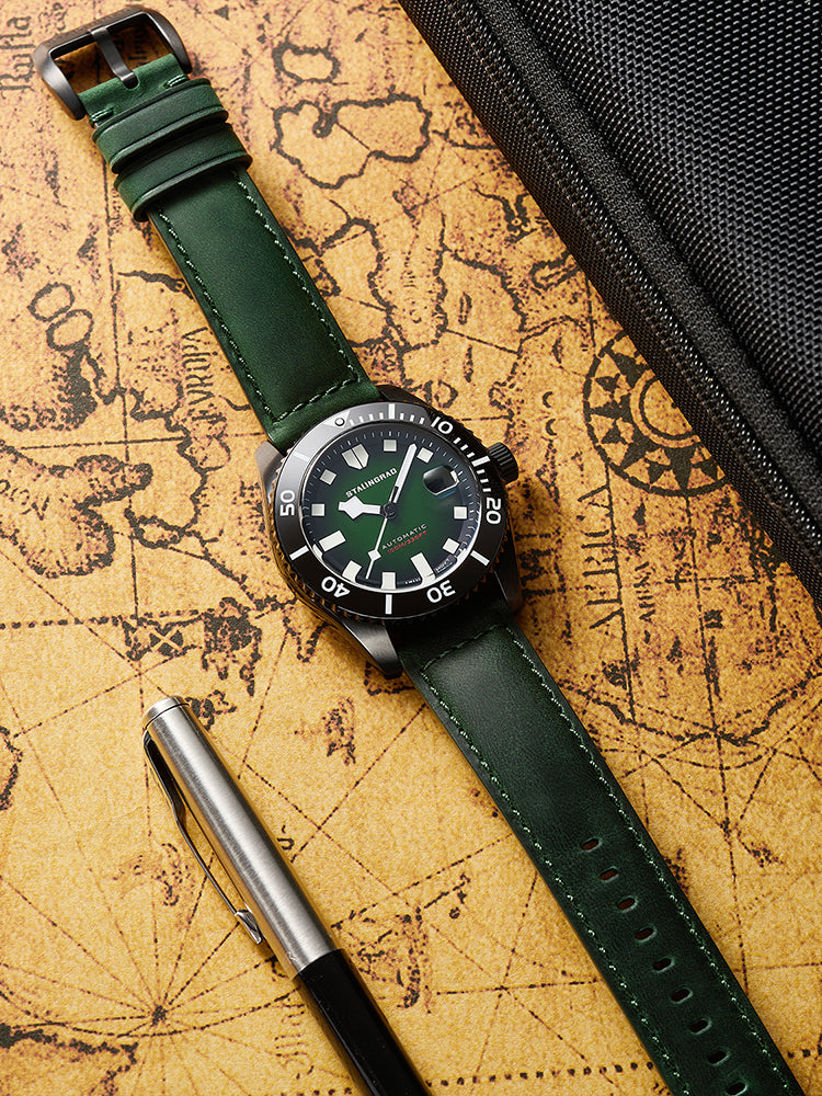 Volga Defender. Green Dial. Green Leather Strap. SG-0413-08